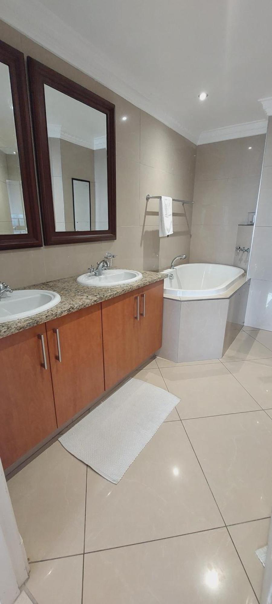 Luxurious Beach Apartment - The Sails Дърбан Екстериор снимка